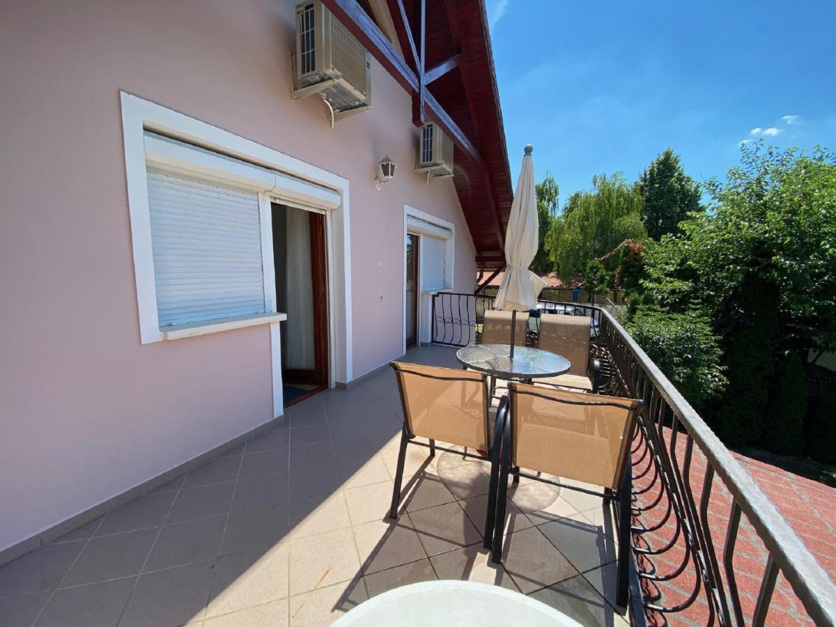 Do-Ti Apartmanhaz Balatonlelle Exterior photo