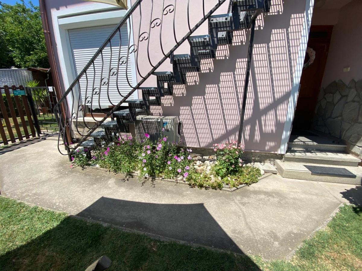 Do-Ti Apartmanhaz Balatonlelle Exterior photo