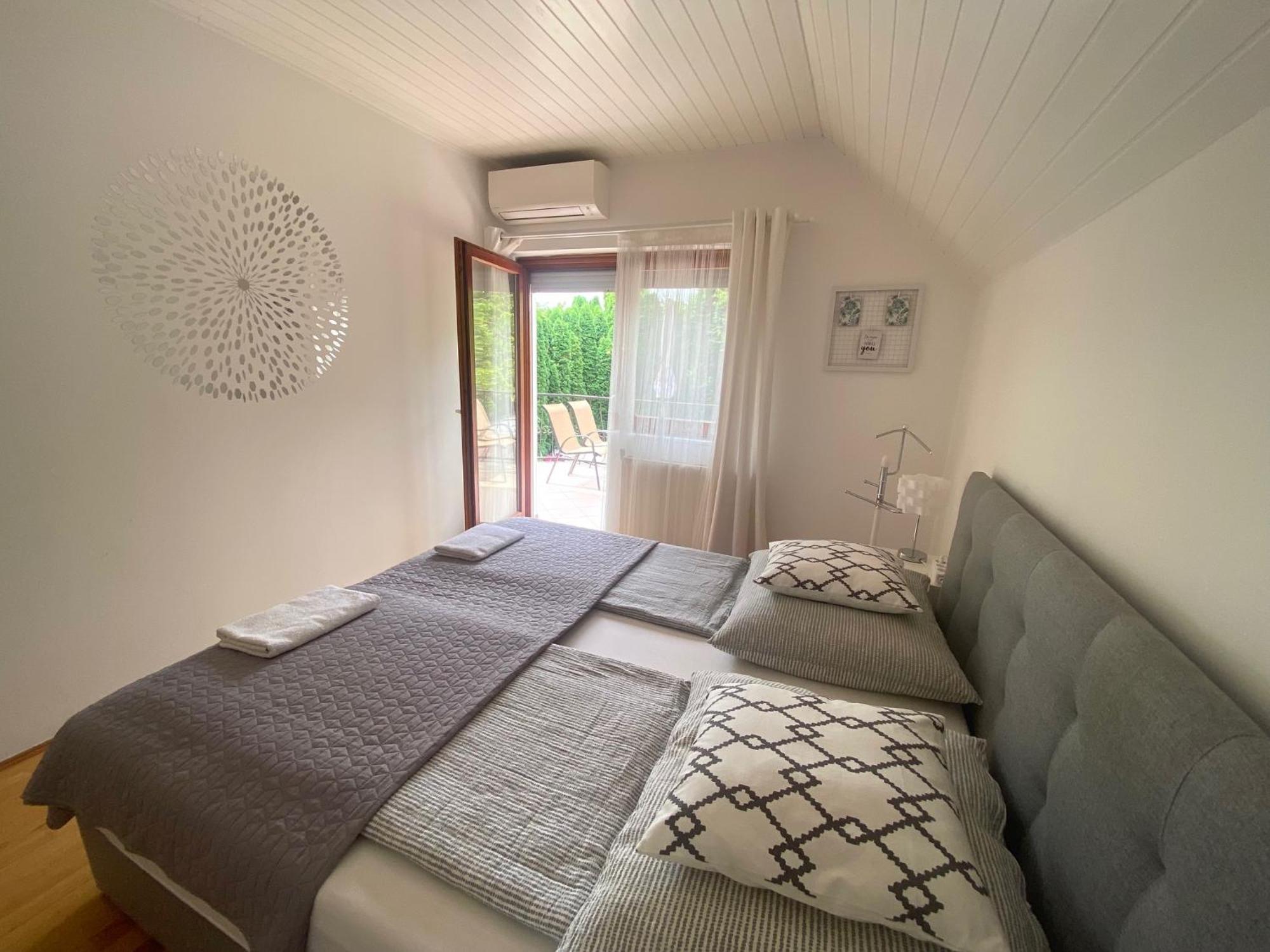 Do-Ti Apartmanhaz Balatonlelle Exterior photo